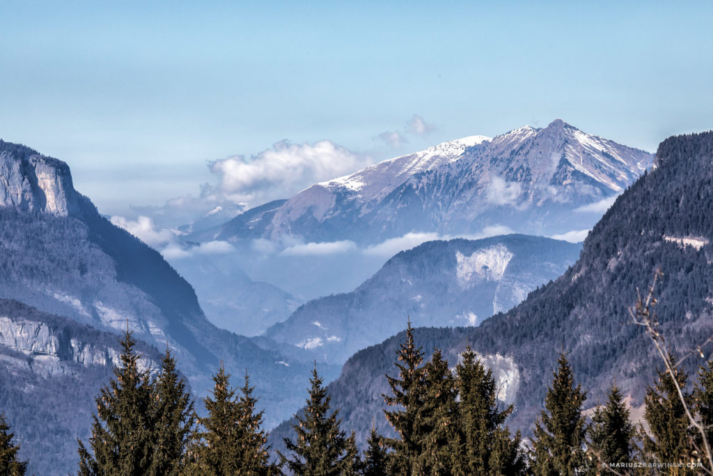 Z Aosty do Beauford przez Tunel pod Mont Blanc.