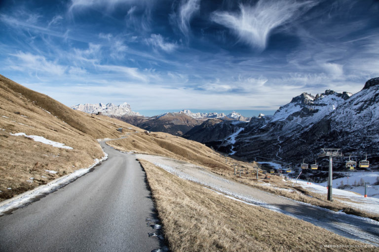 Sellaronda zza kierownicy – Dolomity.