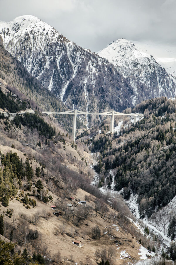 Przełęcz i wiadukt Simplon.