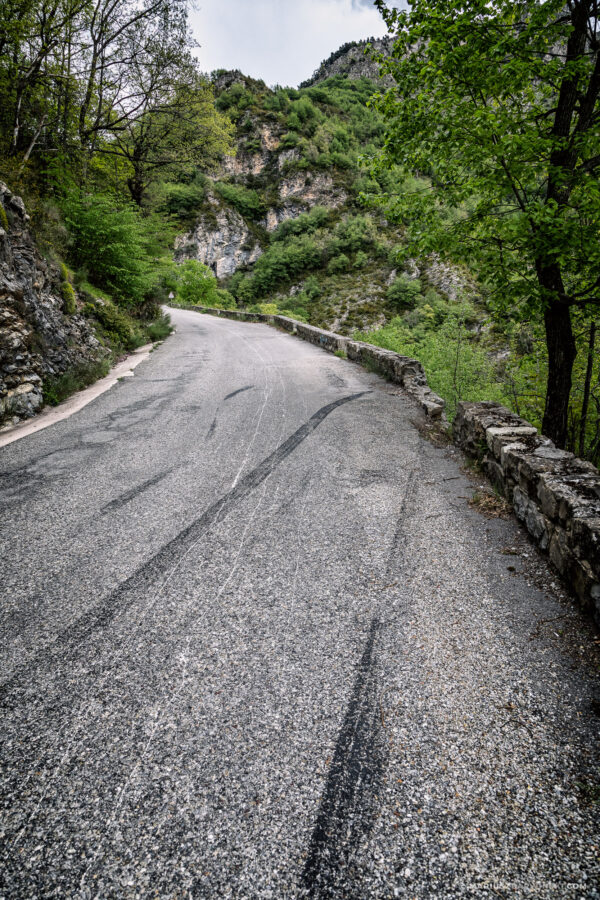 Jak na Rajdzie Monte Carlo.